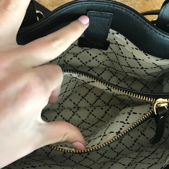 ❤️ OPEN TO OFFERS❤️Black and gold Kate spade purse - Picture 6 of 8